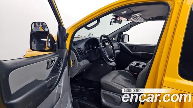 Hyundai Grand Starex детский перевозочный автомобиль, 2017 10