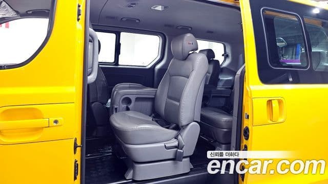 Hyundai Grand Starex детский перевозочный автомобиль, 2017 12