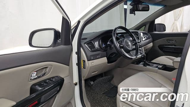 Kia All New Carnival Prestige, 2016 10