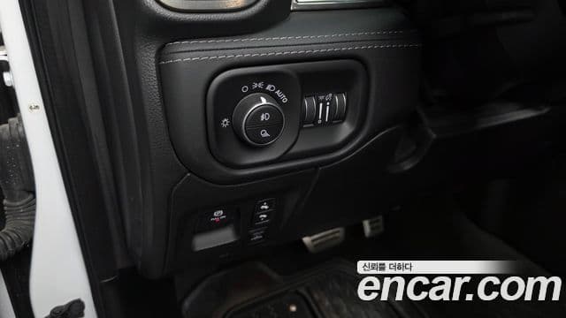 Dodge 램픽업, 2021 14