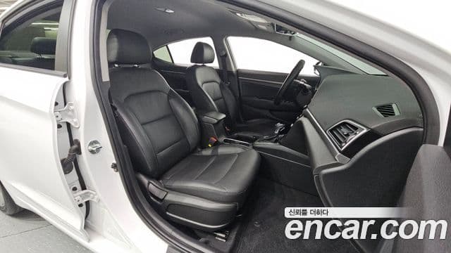 Hyundai Avante AD 1.6 GDI Value Plus, 2017 11