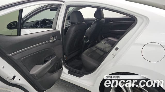 Hyundai Avante AD 1.6 GDI Value Plus, 2017 12