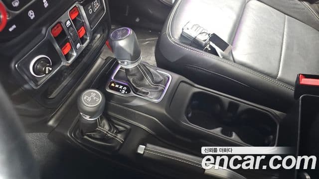 Jeep Wrangler (JL) 2.0 Overland 4도어, 2019 9