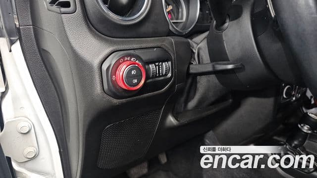 Jeep Wrangler (JL) 2.0 Overland 4도어, 2019 14