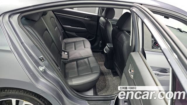 Hyundai Avante AD 1.6 GDI Value Plus, 2017 12