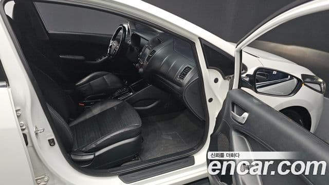 Kia The / новый New K3 Style, 2017 10