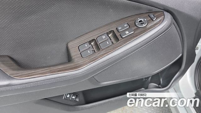 Kia K5 Luxury, 2011 12