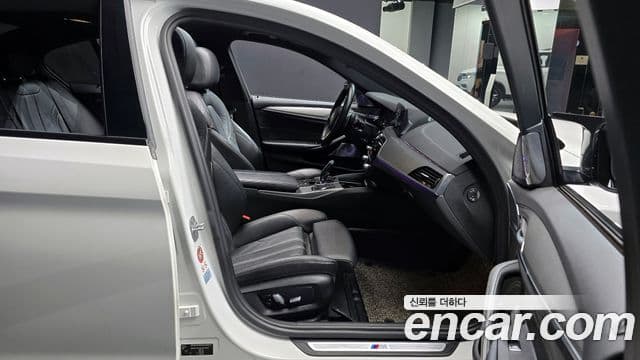 BMW 5시리즈 (G30) 520d M Sport, 2017 10