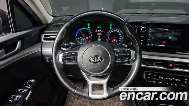 Kia K5 гибрид 3세대 Prestige, 2021 13
