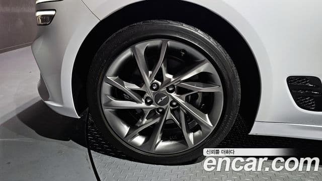 Genesis The / новый New G70, 2023 все фото