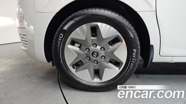 Hyundai Staria Modern, 2025 все фото