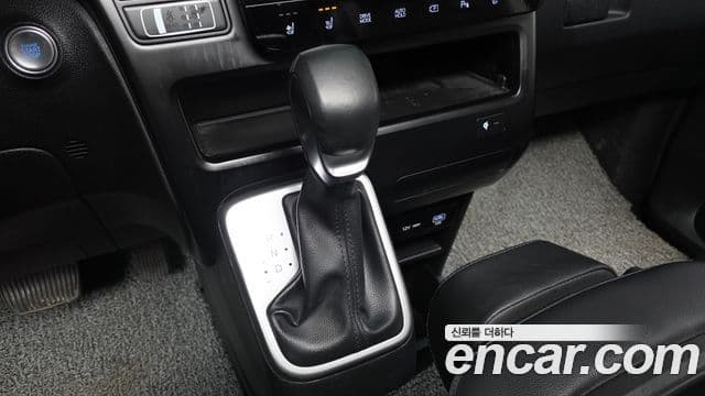 Hyundai Staria Modern, 2025 9