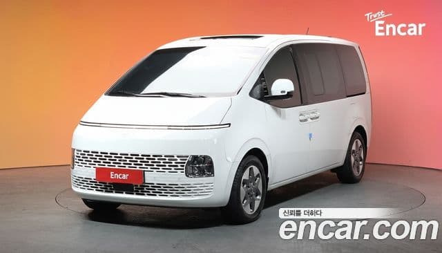 Hyundai Staria Modern, 2025 1