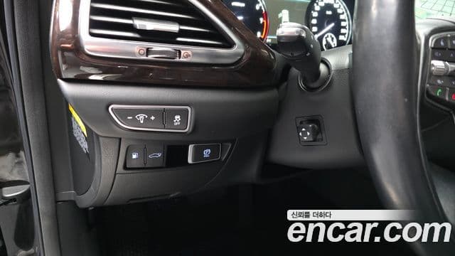 Genesis EQ900 Luxury, 2018 17