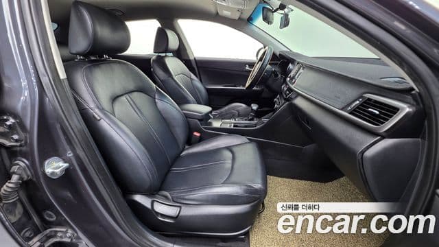 Kia K5 2세대 Luxury, 2016 10