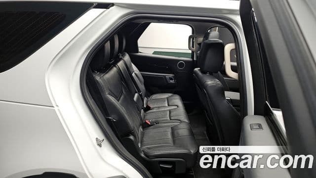 Land Rover Discovery 5 2.0 SD4 SE, 2018 11