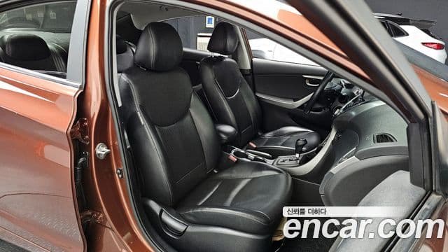 Hyundai Avante MD M16 GDI Smart, 2013 10