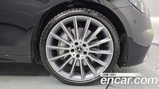 Mercedes-Benz E-класс W213 AMG Line, 2022 все фото