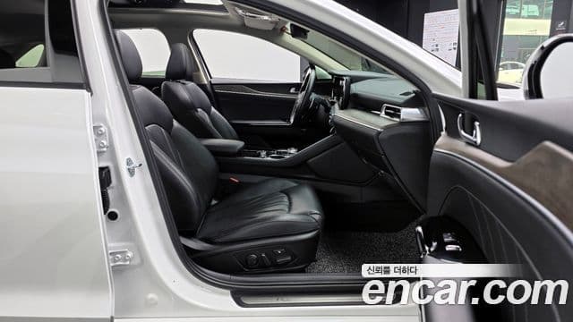 Kia K5 3세대 Signature, 2021 10