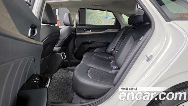 Kia K5 3세대 Signature, 2021 12