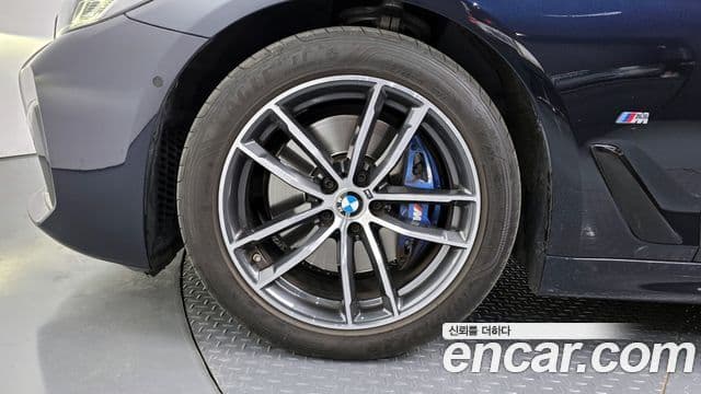 BMW 5시리즈 (G30) 520i M Sport, 2023 все фото