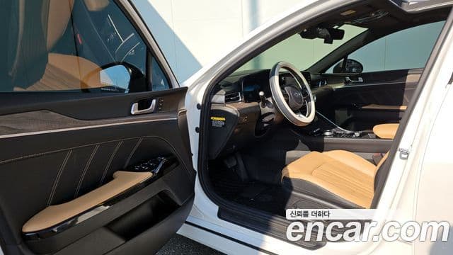 Kia K5 3세대 Signature, 2020 11