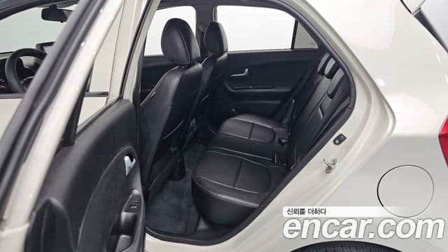 Kia All New Morning Deluxe Trendy, 2014 11