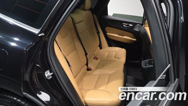 Volvo XC60 2세대 B5 Inscription, 2021 12