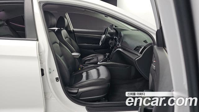 Hyundai Avante AD 1.6 GDI Smart, 2017 12