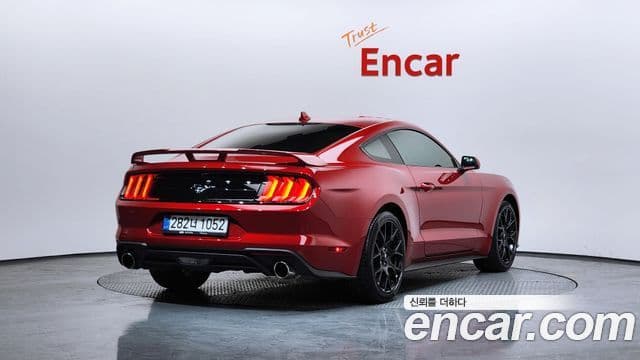 Ford Mustang купе, 2022 2