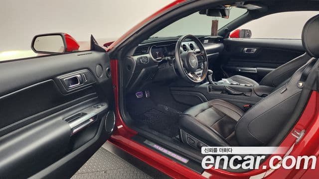 Ford Mustang купе, 2022 10