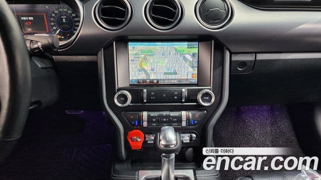 Ford Mustang купе, 2022 14