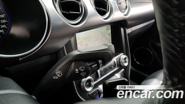 Ford Mustang купе, 2022 19