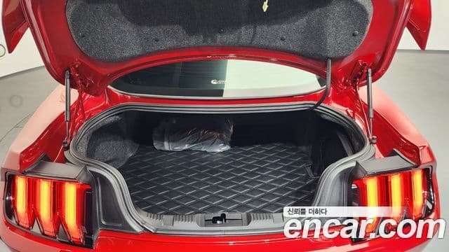 Ford Mustang купе, 2022 20