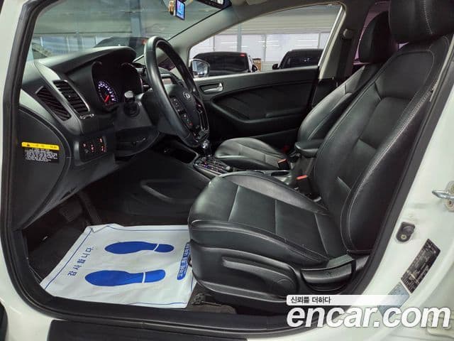 Kia The / новый New K3 Style, 2017 19