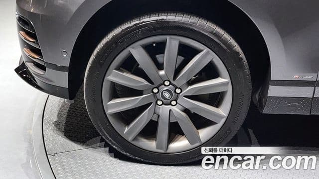 Land Rover Range Rover Velar 3.0 D300 R-Dynamic HSE, 2018 все фото
