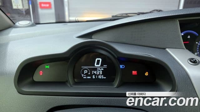 KG모빌리티(SsangYong) Korando 투리스모 4WD GT 9인승, 2015 8