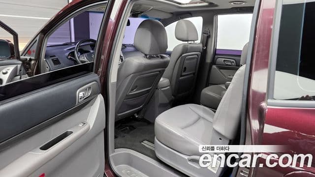 KG모빌리티(SsangYong) Korando 투리스모 4WD GT 9인승, 2015 11