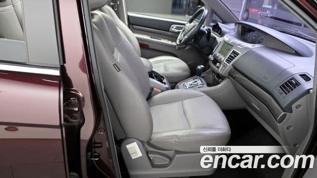 KG모빌리티(SsangYong) Korando 투리스모 4WD GT 9인승, 2015 12