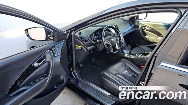 Hyundai Grandeur HG Premium, 2013 10