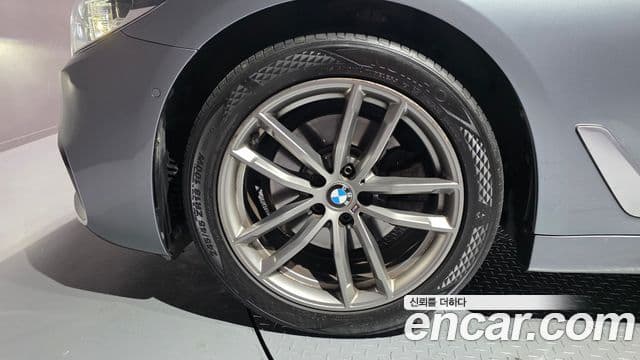 BMW 5시리즈 (G30) 520d M Sport, 2018 все фото