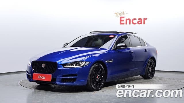 Jaguar XE Prestige, 2017 1