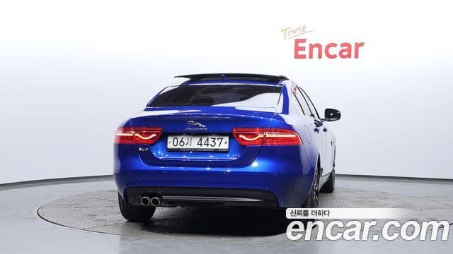 Jaguar XE Prestige, 2017 4