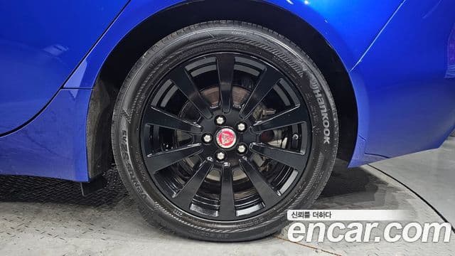 Jaguar XE Prestige, 2017 все фото