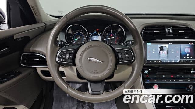 Jaguar XE Prestige, 2017 14