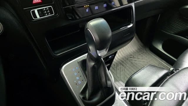 Hyundai Staria Modern, 2022 9