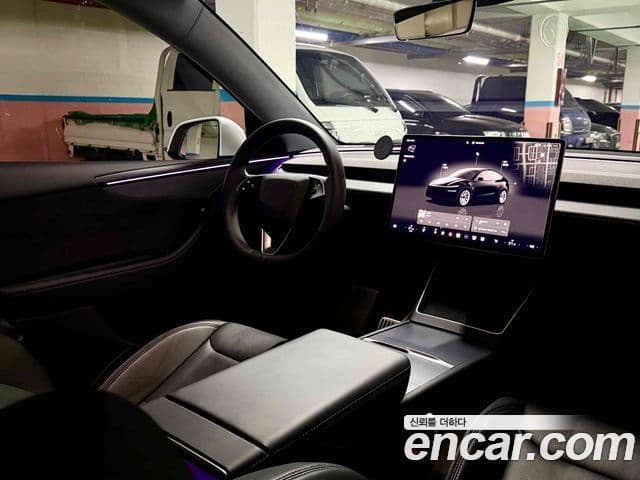 Tesla модель Y Long Range AWD, 2025 6