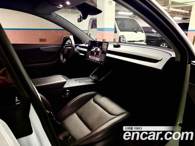 Tesla модель Y Long Range AWD, 2025 9