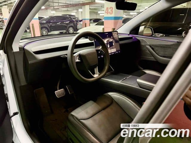 Tesla модель Y Long Range AWD, 2025 10