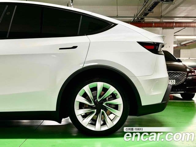 Tesla модель Y Long Range AWD, 2025 14